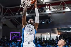 科怀·伦纳德转会动态：雄鹿队成潜在下家，NBA格局或重塑