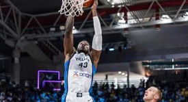 科怀·伦纳德转会动态：雄鹿队成潜在下家，NBA格局或重塑